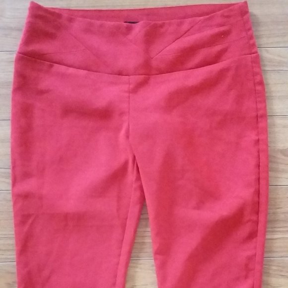 ⭐️ Host Pick ⭐️ Candy Couture Pull-On Capri Pants - Picture 1 of 5